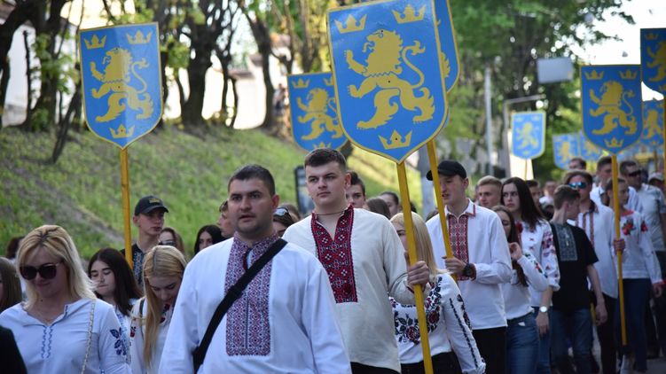 Суд заборонив УІНП не вважати герб дивізії "Галичина" нацистським. | Збруч