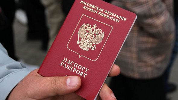 У російських призовників забиратимуть закордонні паспорти. | Збруч